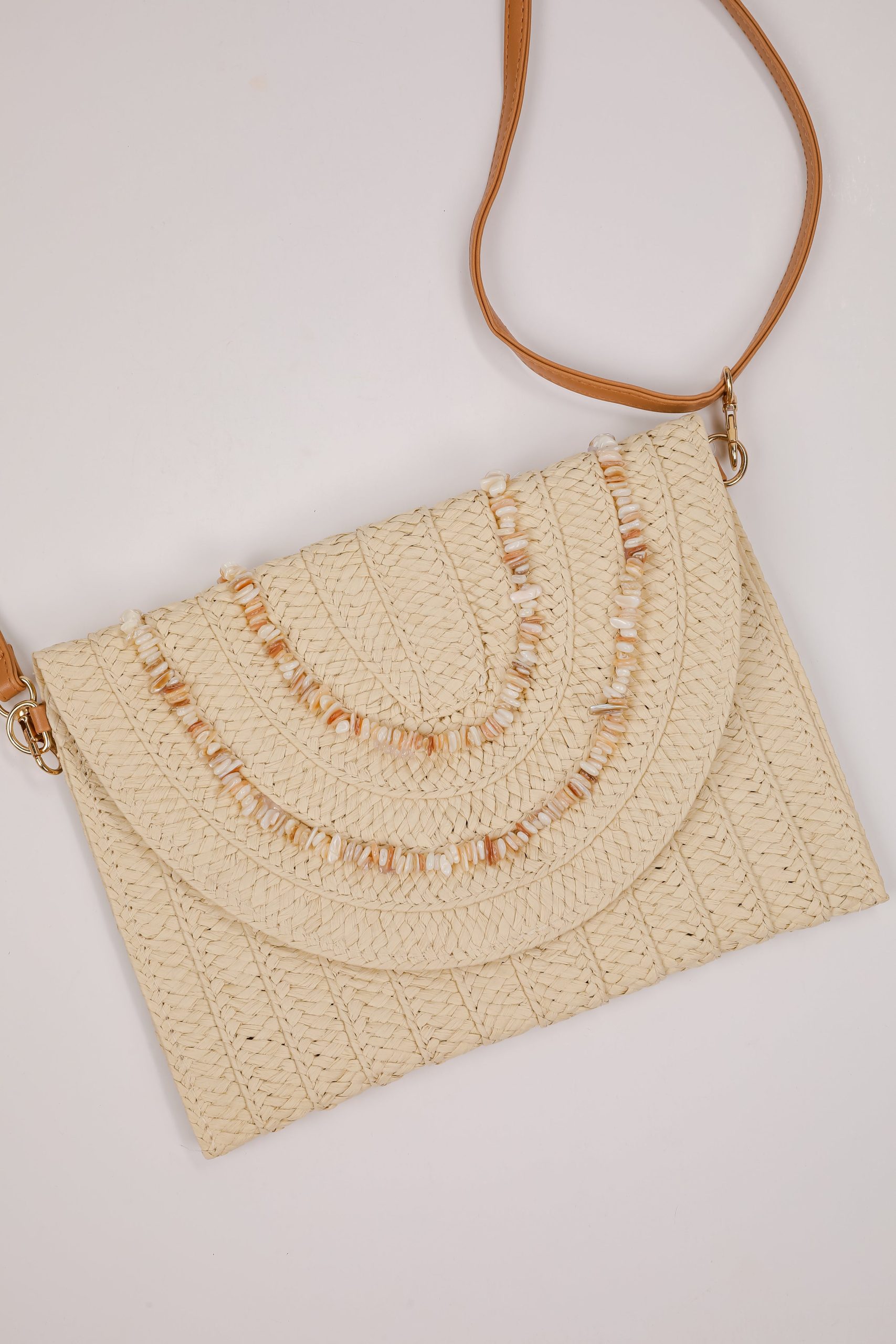 shopdressup_ivory_seashell_straw_clutch.jpg