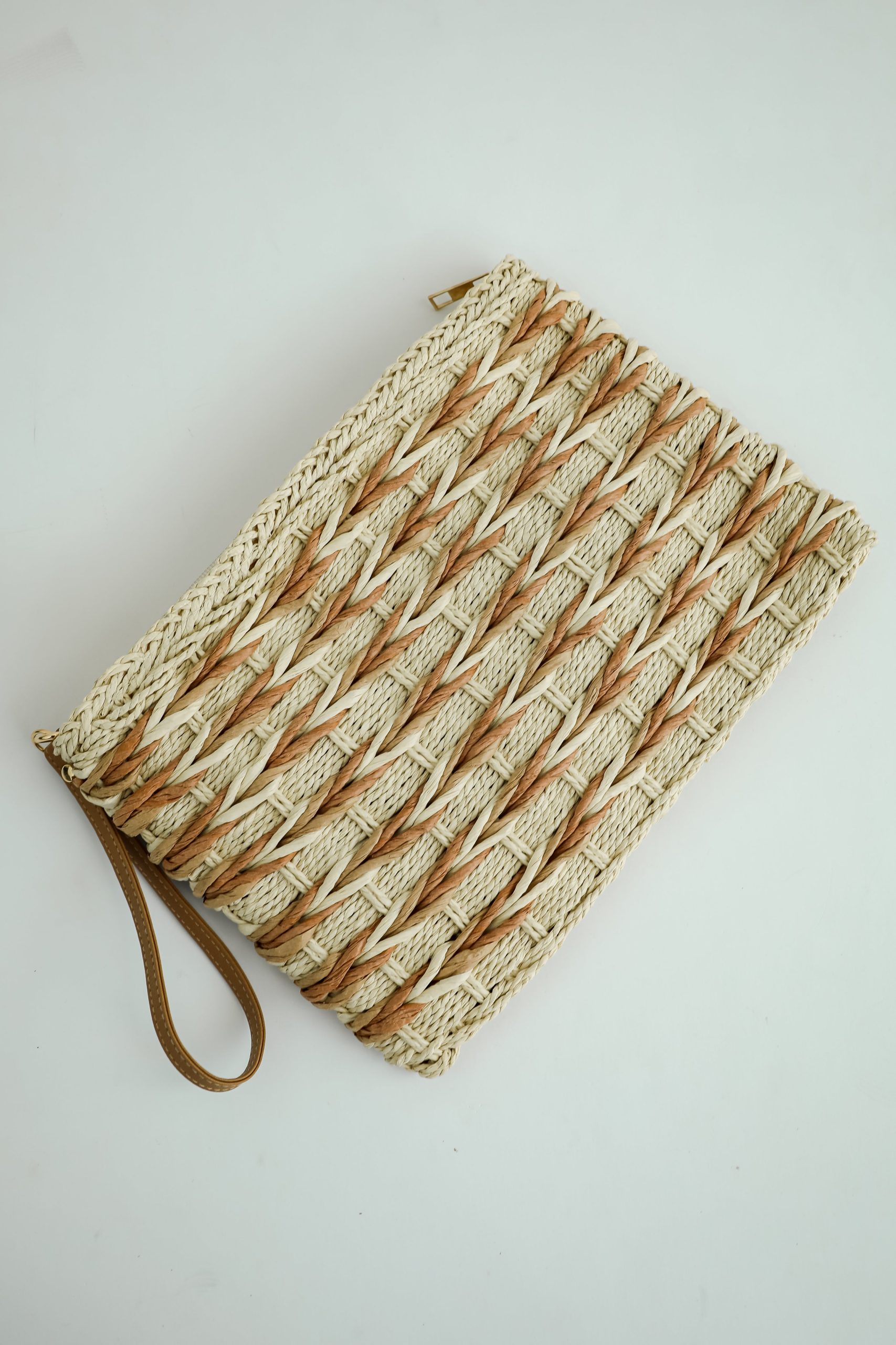shopdressup_natural_straw_clutch-3.jpg
